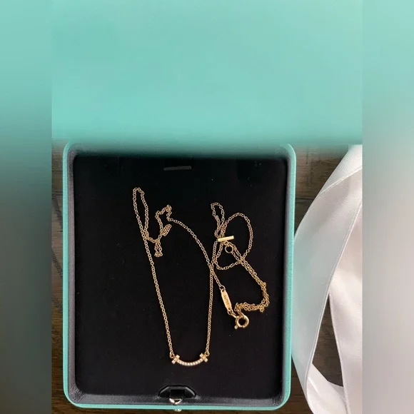 (Authentic)Tiffany & Co. T Smile Pendant in Yellow Gold with Diamonds Necklace - Picture 6 of 15